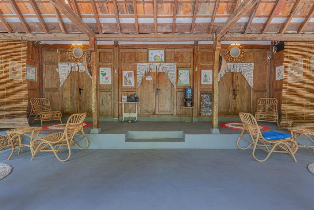 Yukke Tembi gallery 16